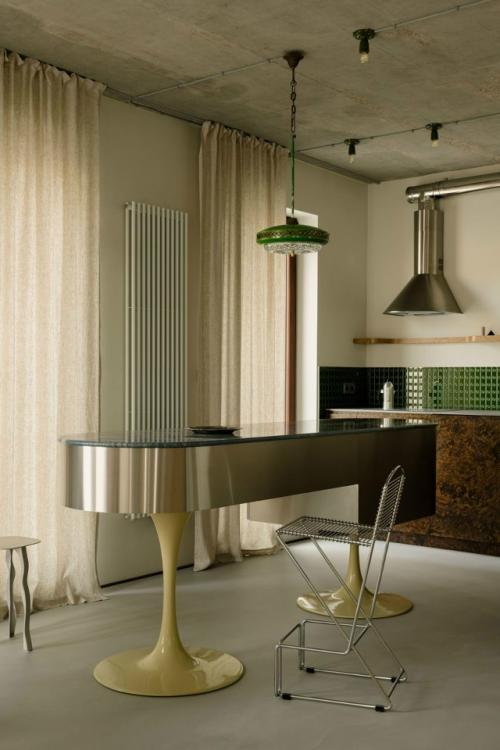 Максимализм и контрасты: квартира для юриста в Варшаве. 04