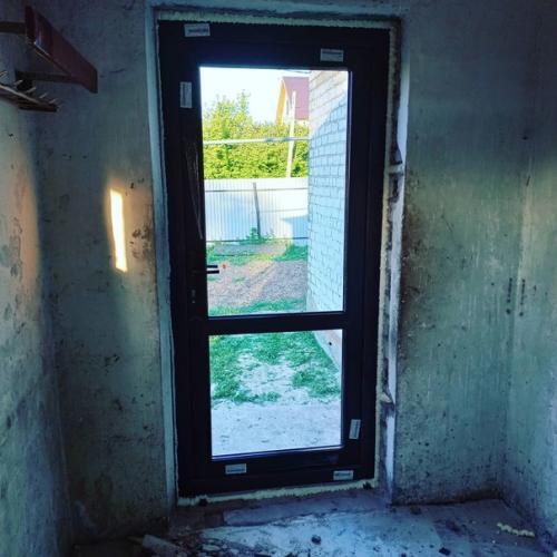 Своими руками, бюджет 25 тысяч, как тепловой карман между улицей и входом в дом. 01