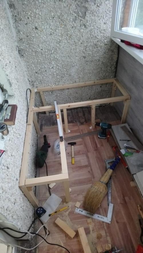 Вот такое место для релакса сделали на лоджии.