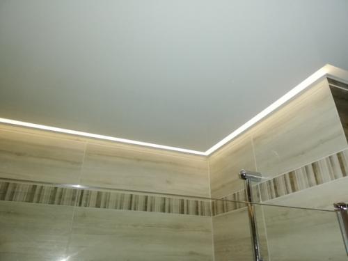 Сделали с напарником санузел в кирпичном доме. 09