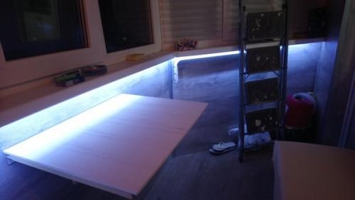 Вот такое место для релакса сделали на лоджии. 06