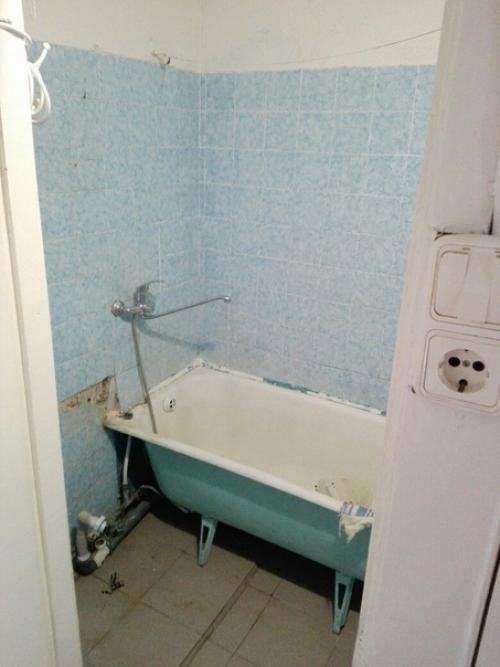 Решили отказаться от ванной, а сделали душевую.