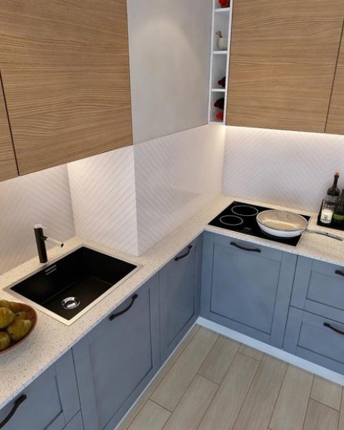 Интересное оформление стены у обеденного стола. 02