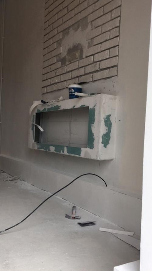 Девушка - умничка!  Ремонтом занимается полностью сама. 02