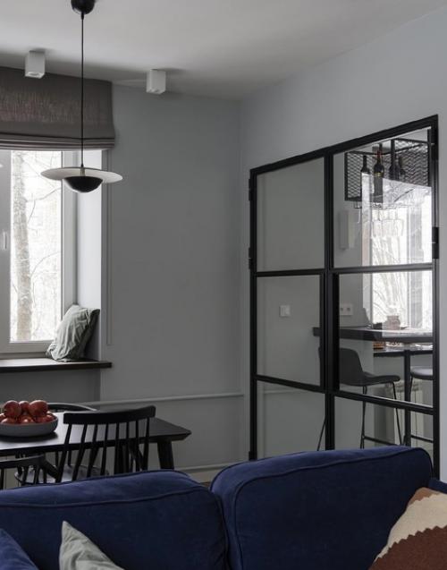 В этой квартире особое внимание привлекает к себе кухня. 03