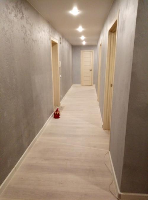 Делала ремонт в прихожей, стены полностью сама сделала. 06