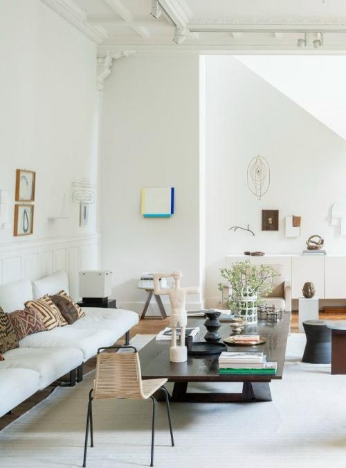 В замке бергейк под Антверпеном живут Аксель ван Ден босше, сооснователь бренда Serax, и его жена, художница и керамист мари михилссен. 01