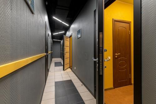 Немного дизайнерской фантазии, и пестрые безвкусные узоры превращаются в современный стиль. 05