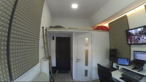 Для работающего человека больше и не нужно 11 кв.