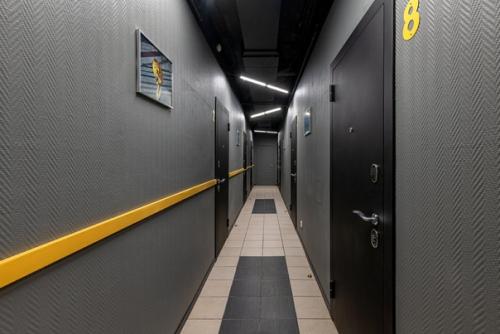 Немного дизайнерской фантазии, и пестрые безвкусные узоры превращаются в современный стиль. 03