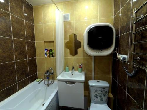 Конечно же, всё внимание на фламинго. 07