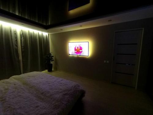 Конечно же, всё внимание на фламинго. 02