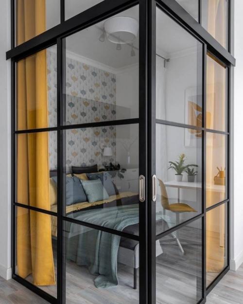 Квартира - студия в белом цвете я яркими акцентами. 01