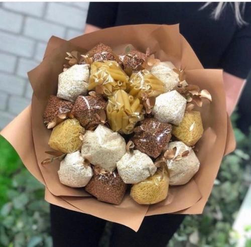 Маски сэкономили нет и антисептиков в комплекте и на имбире. 03