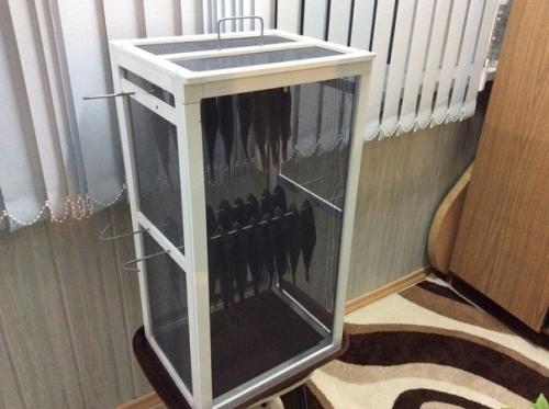 Интерьеры - это хорошо, но вот вам на ваш суд моя поделка) как в квартире на балконе сушить рыбу идею подсмотрел в интеренете, сделал сам. 03