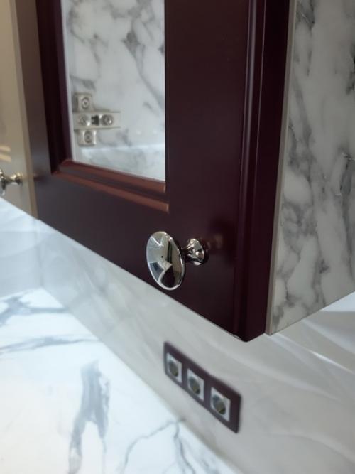 Вот такой нестандартное цветовое решение. 03