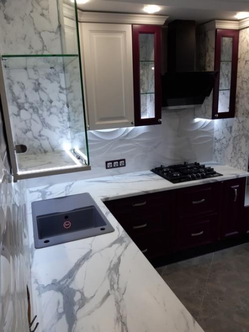 Вот такой нестандартное цветовое решение. 05