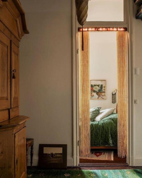 Атмосферный интерьер со множеством деталей. 04