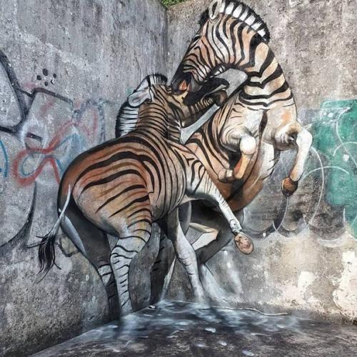 Потрясающие рисунки, такие реалистичные. 07