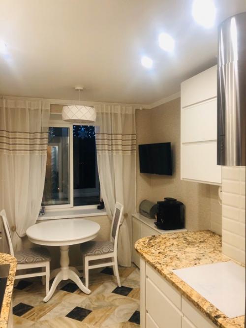 Вот такой нестандартный подход к планировке кухни. 01