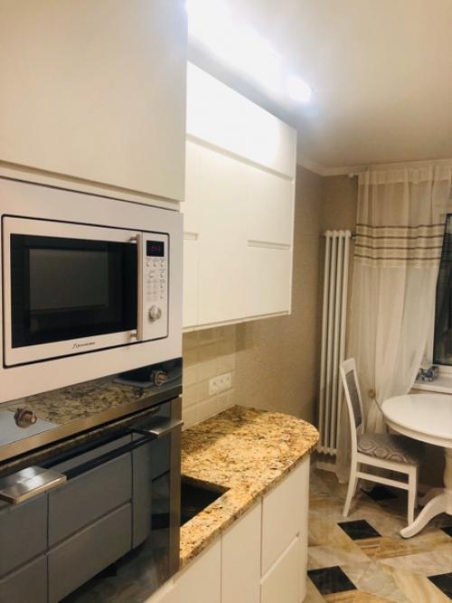 Вот такой нестандартный подход к планировке кухни. 06