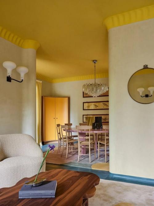 На острове лидо, где воздух наполнен атмосферой кинофестиваля, появилась уникальная вилла - переосмысленный модерн глазами современности. 03