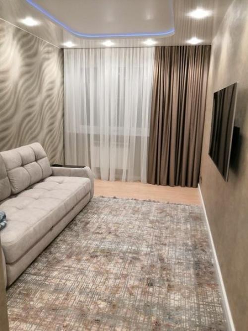 Вот такая гостиная досталась.  