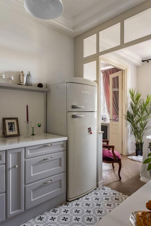 Интерьер этой светлой и элегантной квартиры в Сталинке дизайнер Анастасия венедчук создавала для артистки большого театра оперы и балета в Минске. 08