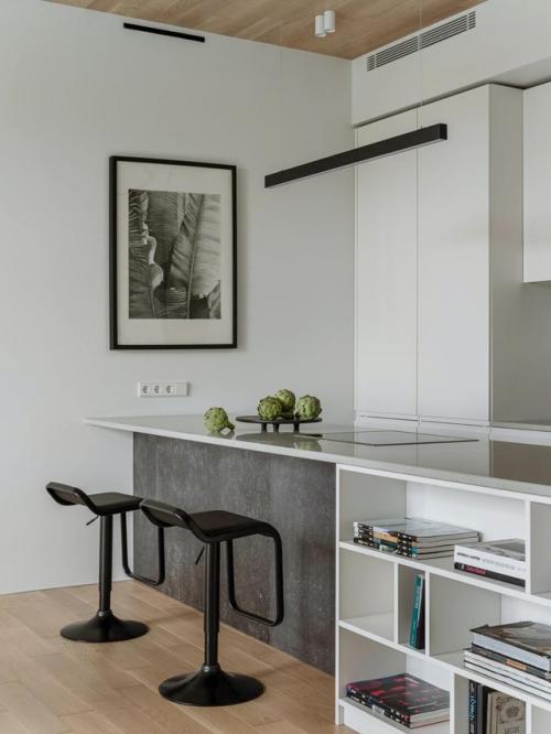 Квартира, которая нашлась случайно, сразу покорила своим светом и простором. 07