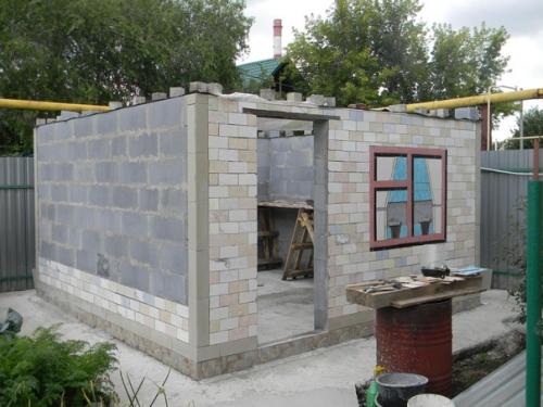 Наконец - то построили в этом году на даче баньку.