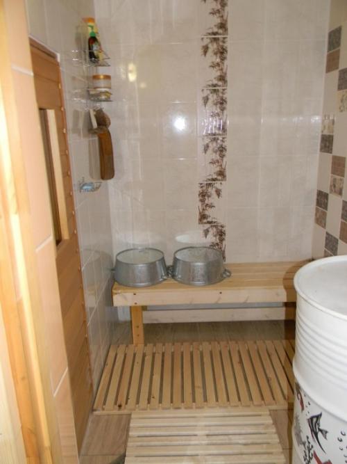 Наконец - то построили в этом году на даче баньку. 04