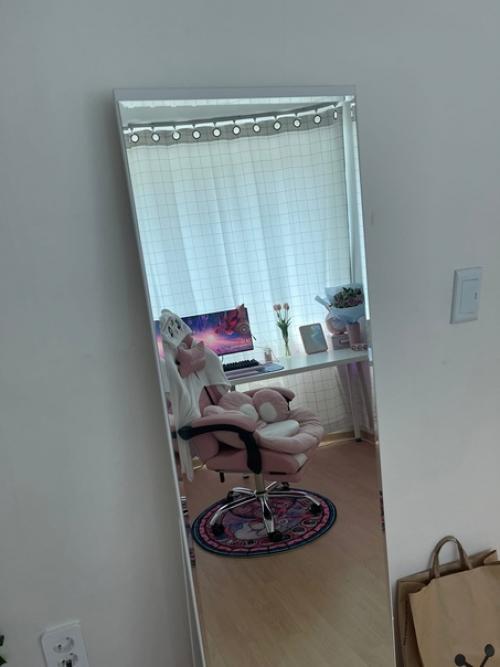 Милая девичья комната с нестандартной планировкой. 03