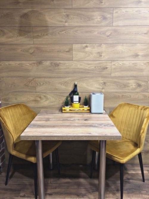 Кажется, можно было больше ламината сделать. 03