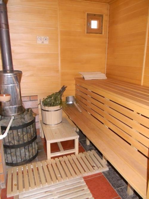 Наконец - то построили в этом году на даче баньку. 08