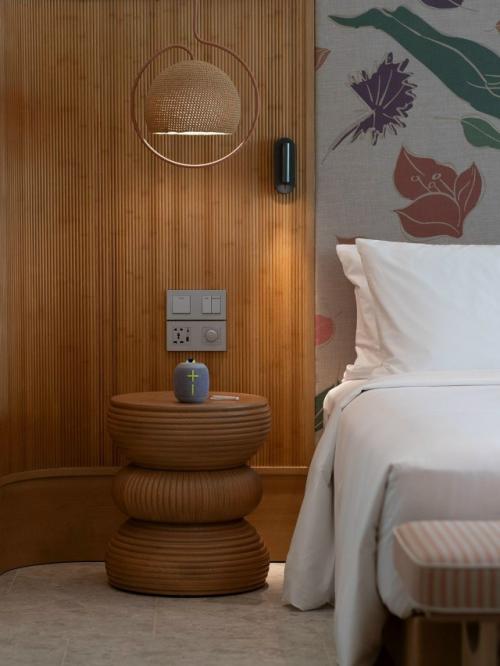 Цвет, текстура и пышная зелень: отель в Паттайе. 04