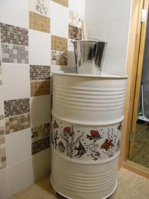 Наконец - то построили в этом году на даче баньку. 05