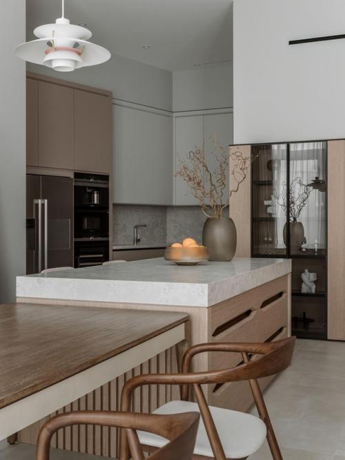 Дерево, авторская мебель и искусство - интерьер с акцентом на детали. 07