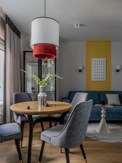 Цветная квартира в Самаре - отличный пример того, как даже жильё для аренды может быть стильным и запоминающимся. 01