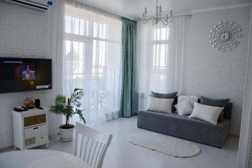 Свеженький ремонт в нашей квартире - студии.