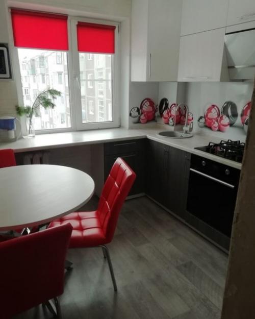 Мне кажется, что красный цвет тут лишний. 01