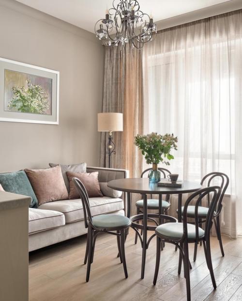 Владелица этой квартиры хотела оформить ее только для себя, с учетом своих пожеланий и привычек. 01