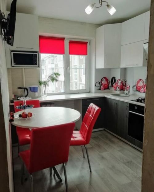 Мне кажется, что красный цвет тут лишний.