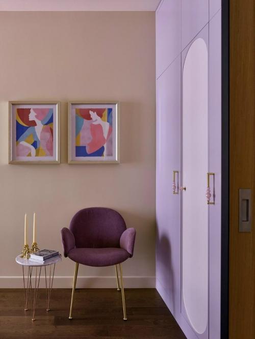 Нежный интерьер для девушки - студентки был создан с вдохновением от моря. 03