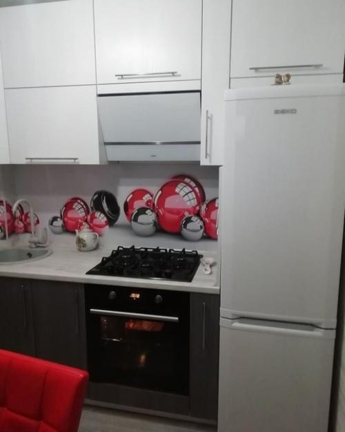 Мне кажется, что красный цвет тут лишний. 02