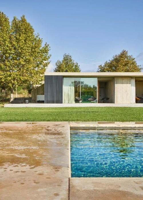 Вилла на ибице стала для хозяйки не только местом отдыха, но и источником вдохновения. 02