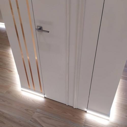 Оформление прихожей.  Мы решили сделать подсветку пола. 01