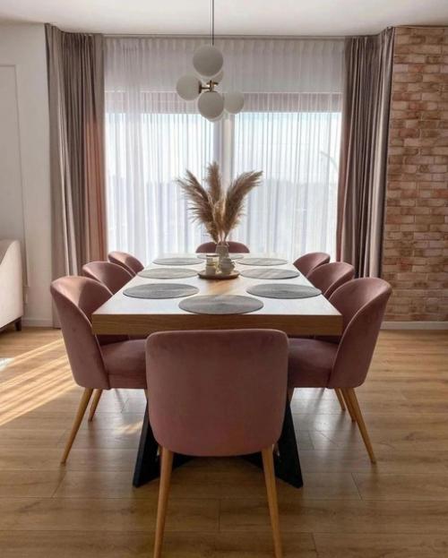 Неоклассика в кухне. Особенно хорошо смотрится мойка у окна. 02