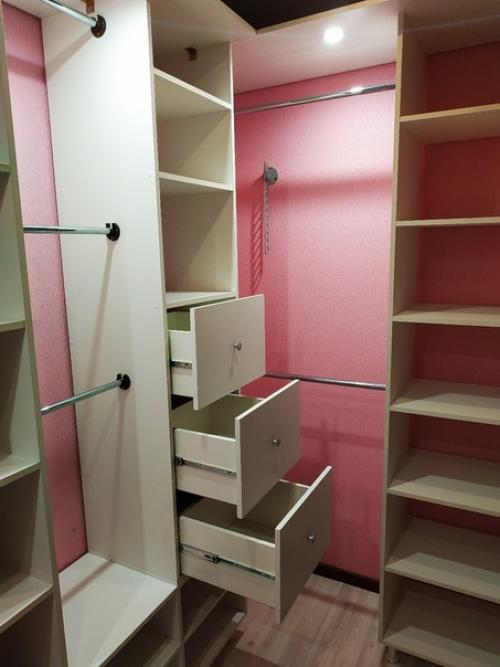 Решил сделать сам гapдepoбную, плoщaдь 4, 5 м. 01