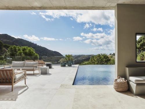 Сад на крыше с видом на горы. 06