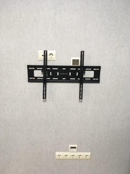 Интересная идея, как скрыть провода. 02